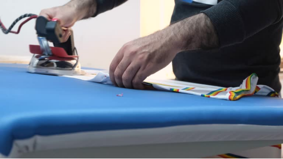 Custom-designed ironing board suitable for professional tailors 3 Adjustable ironing board angles for three-dimensional garment shaping
