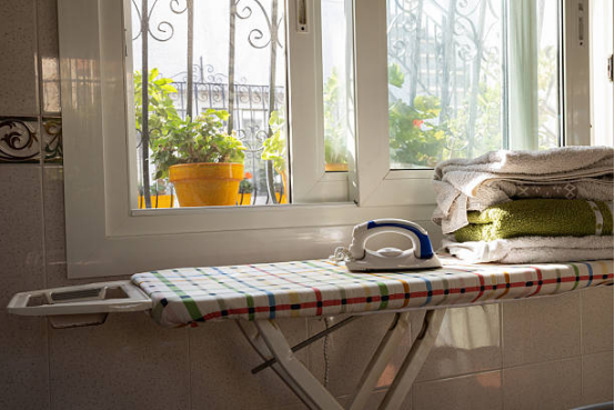Wrinkle-resistant clothing replacing Ironing Board use